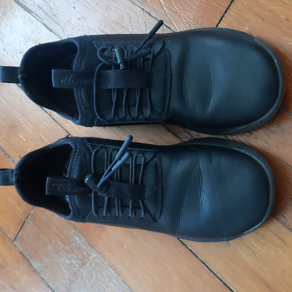 Clove Sneakers Black Sz 7 womens